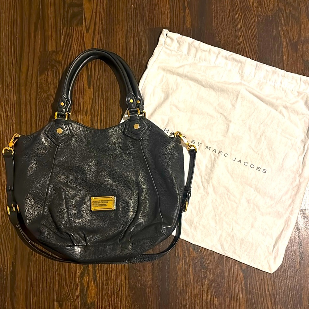 Marc by Marc Jacob's black shoulder / cross body - EUC